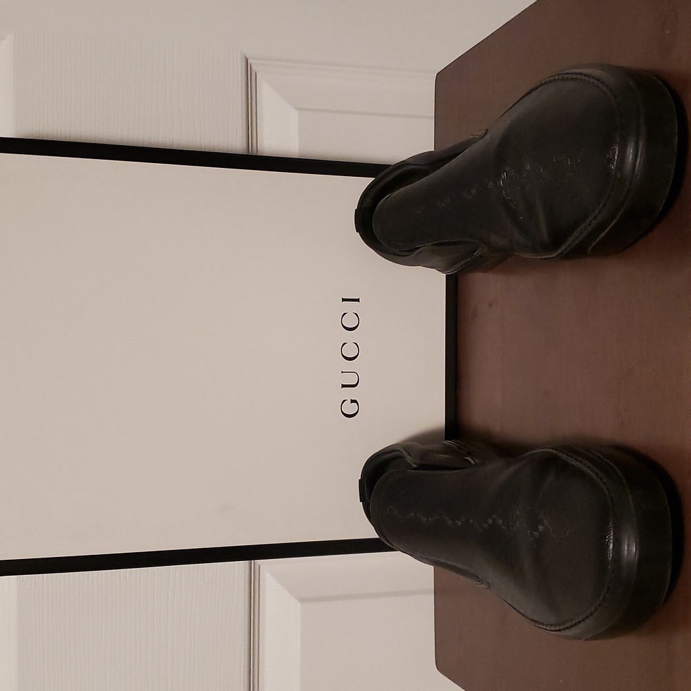 Gucci  Supreme Sneakers - Picture 2 of 7